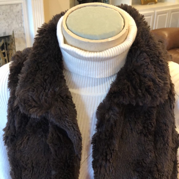 French Laundry faux fur open front vest with collar. Has a subtle shimmer; - Picture 4 of 4